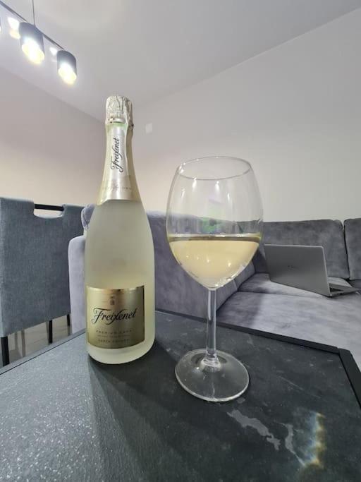 Mias Luxury Apartment Риека Экстерьер фото